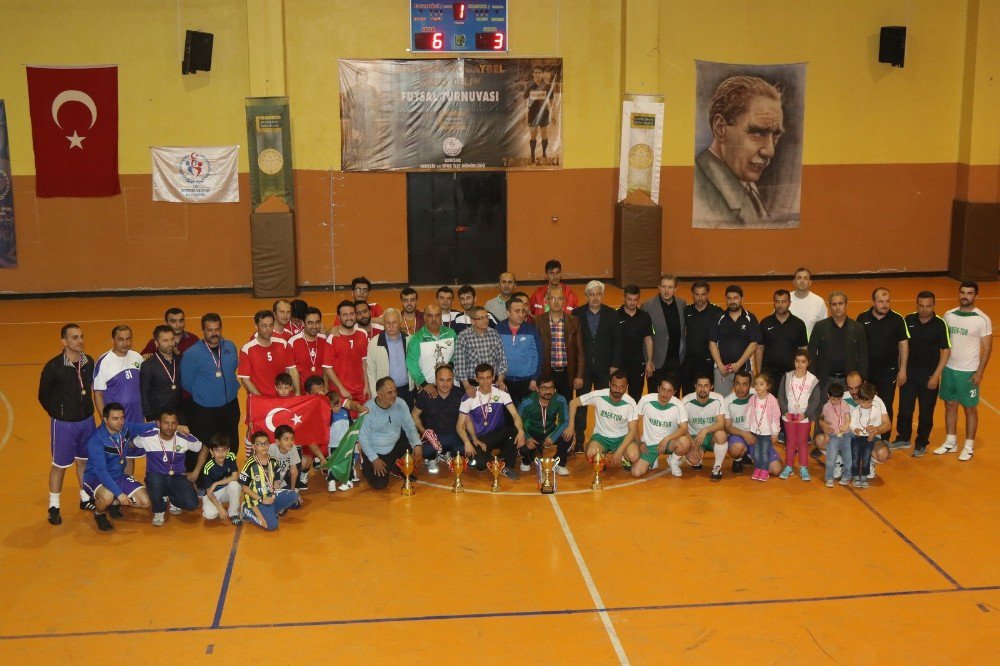 Futsalın Şampiyonu Aliya İzzetbegoviç Lisesi Oldu