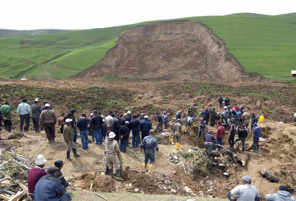 Kırgızistan’da Toprak Kayması: 24 Kayıp