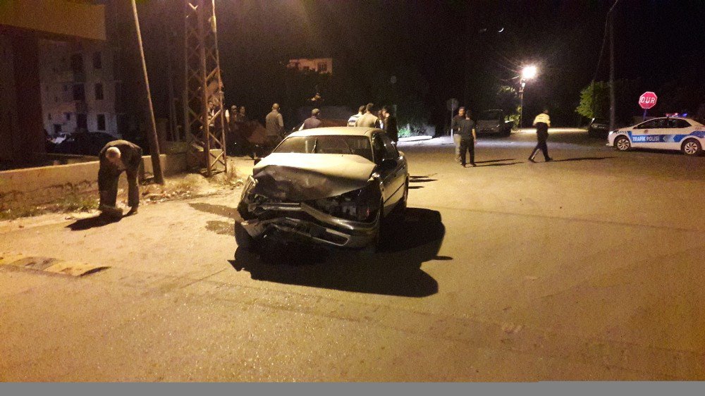Mut’ta Trafik Kazası 2 Yaralı
