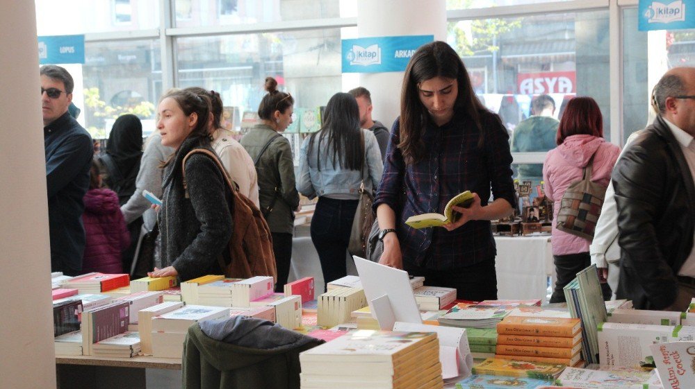 4. Trabzon Kitap Fuarı’na İlgi Yoğun