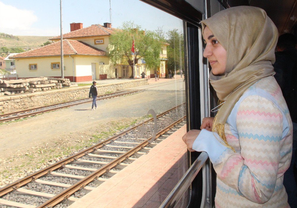 Elazığ’da Trenle Tarihe Nostaljik Yolculuk