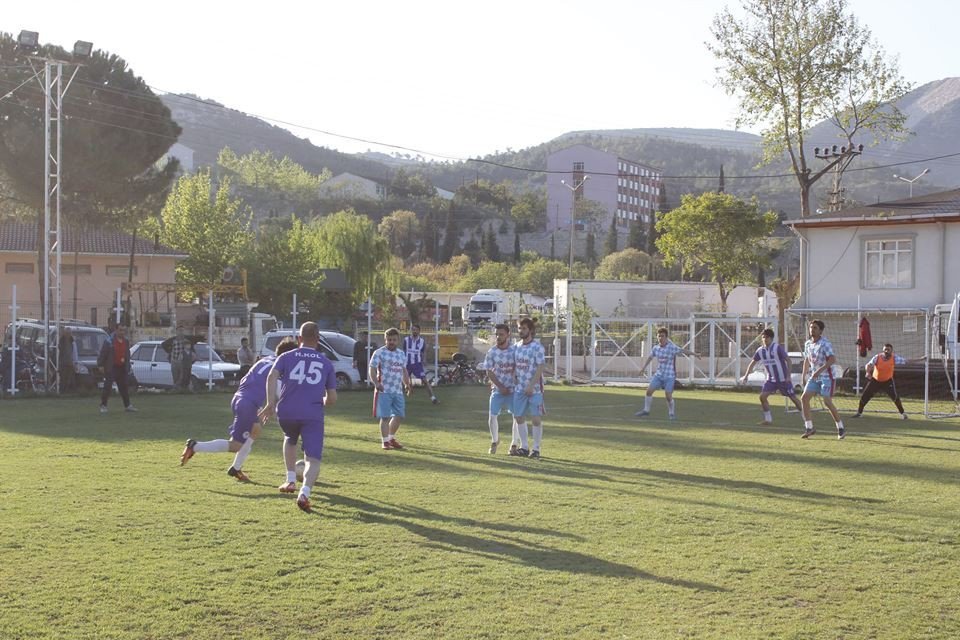 Vezirhan’da Futbol Turnuvası Tertip Komitesinden Oyunculara Ceza Yağdı