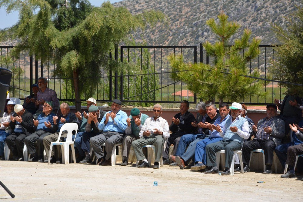 Çiftçilerden Şükür Duası