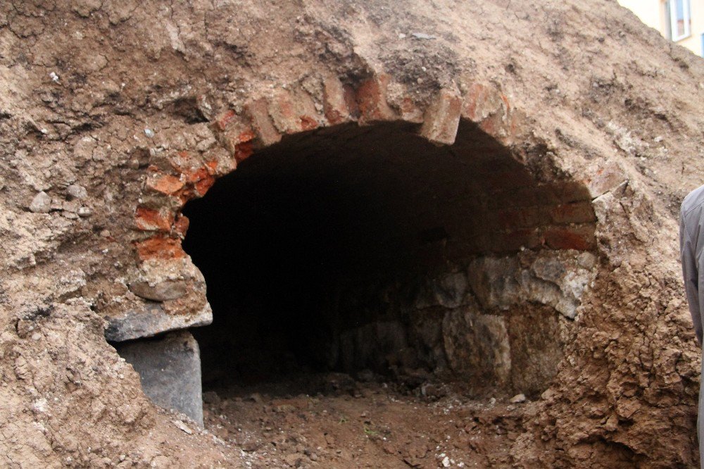 Rus General’in Gömüldüğü Mahzenle İlgili İlginç Detay