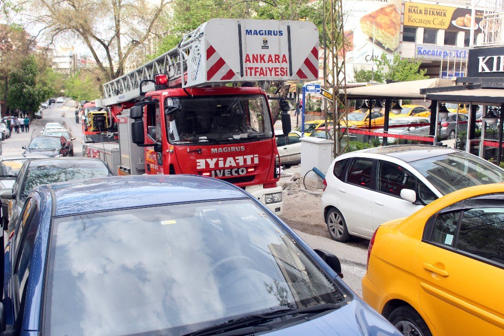 Başkent’te Metruk Binada Çıkan Yangın Paniğe Neden Oldu