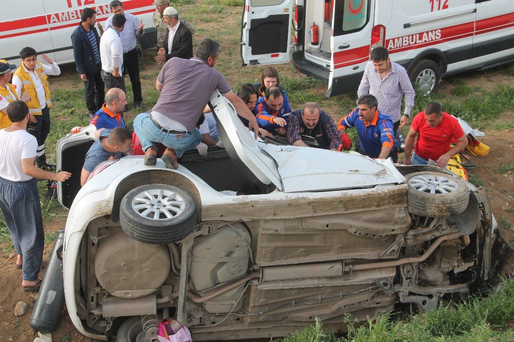 Elazığ’da Otomobil Şarampole Uçtu: 2 Ölü, 3 Yaralı