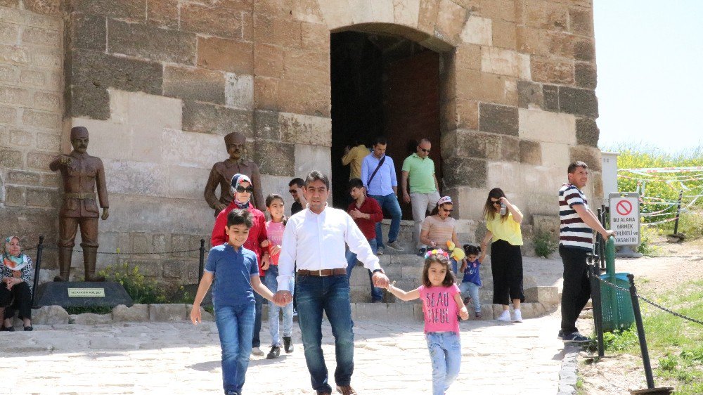 Gaziantep Kalesine Ziyaretçi Akını