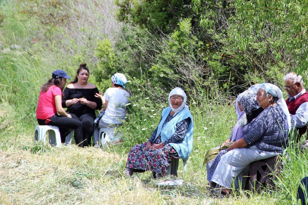 Köylü Teyzelerin Enduro Heyecanı