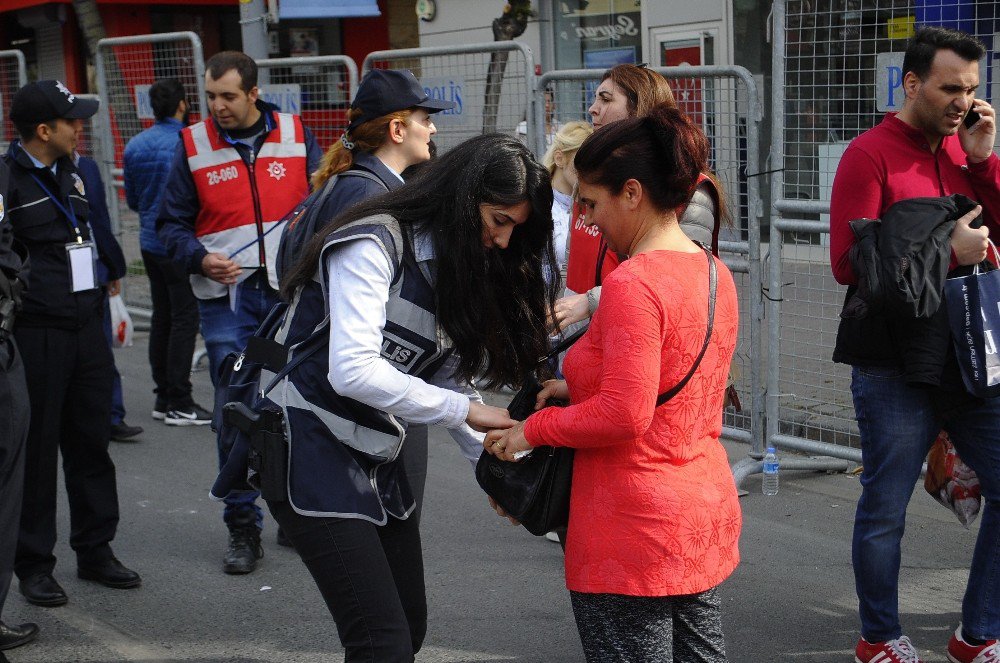 Bakırköy Halk Pazarı Kutlamalar İçin Hazırlandı