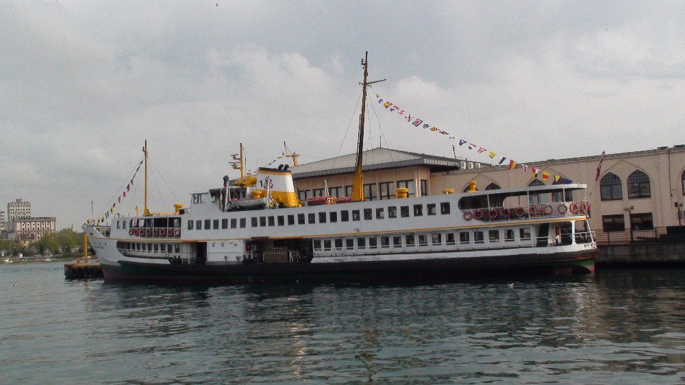 Kadıköy İskelelerinde 1 Mayıs Önlemi