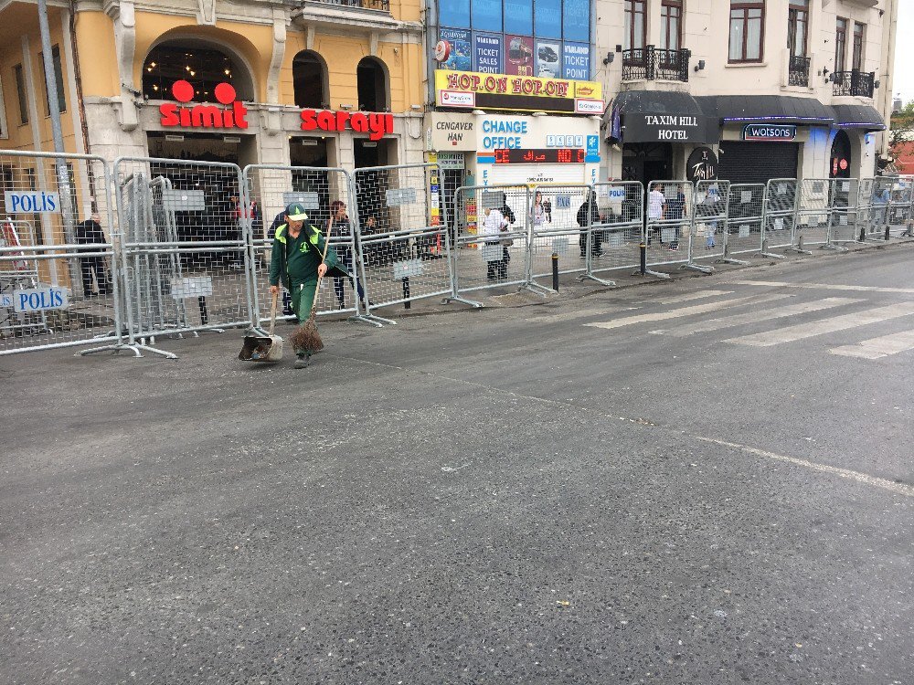 Temizlik İşçileri 1 Mayıs’ta Da Görevinin Başında