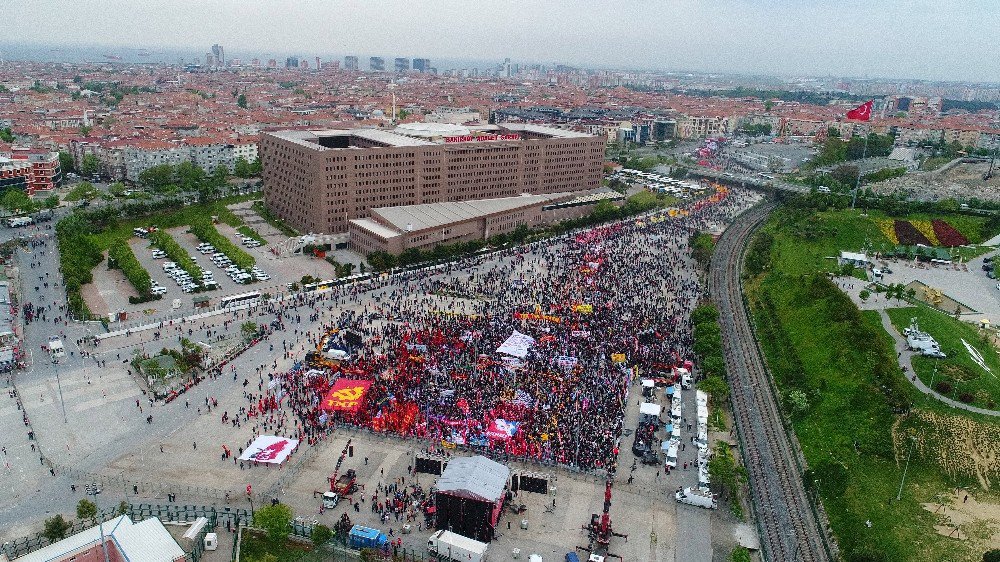 Bakırköy’de 1 Mayıs Coşkusu Havadan Görüntülendi