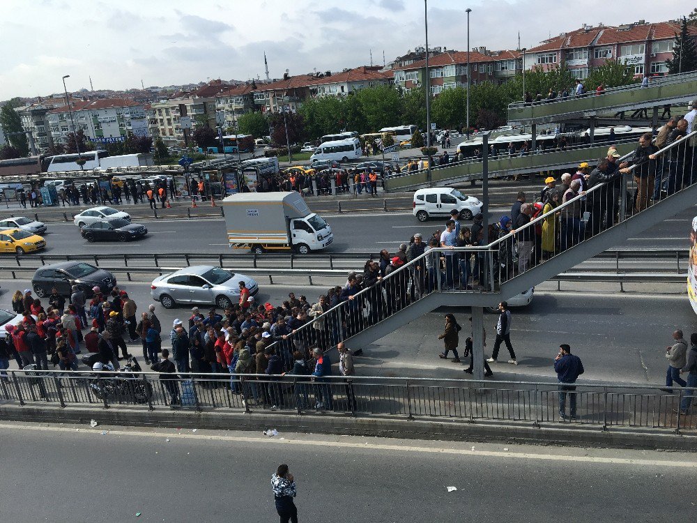 1 Mayıs Kutlamaları Yerini Dönüş Yoğunluğuna Bıraktı