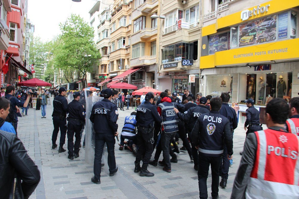 Taksim Meydanı’na Çıkmaya Çalışan Gruba Polis Müdahale Etti