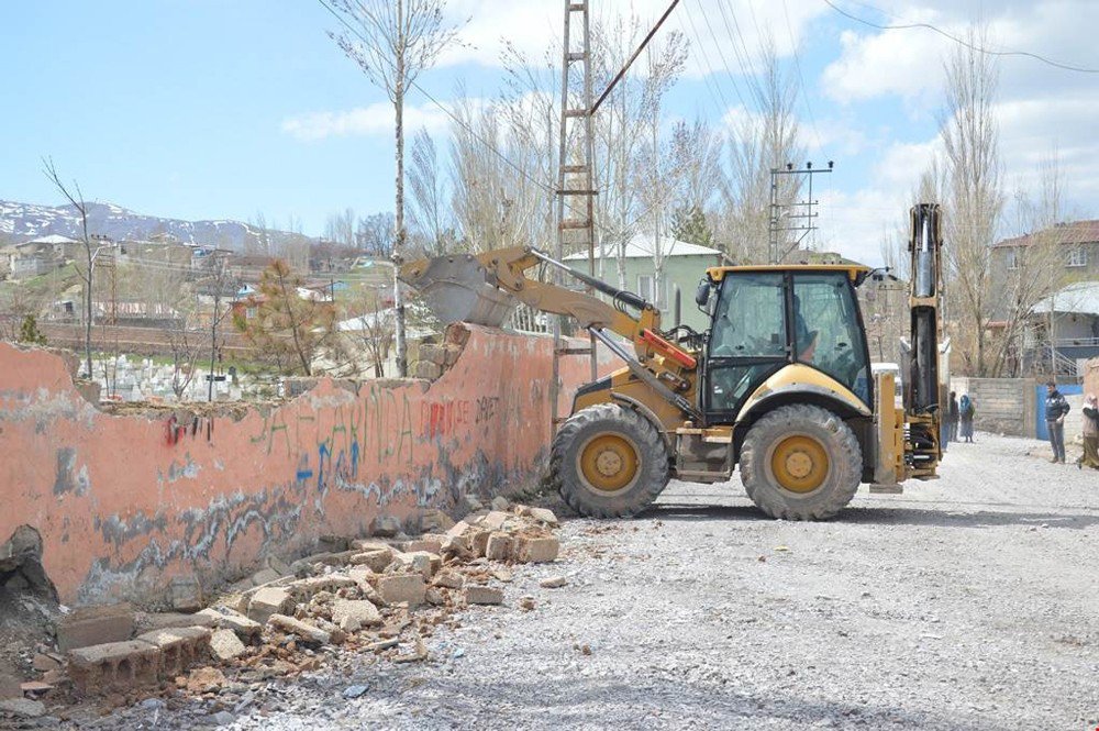 Doğubayazıt Mezarlığı’nın Çehresi Değişiyor