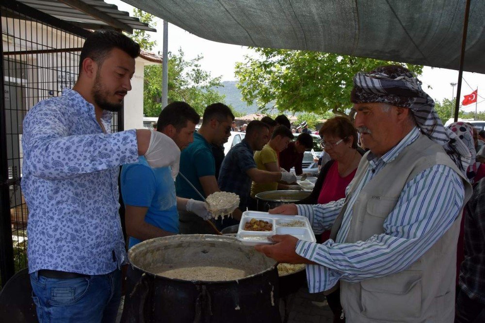 Kalabak’ta Geleneksel Keşkek Hayrı