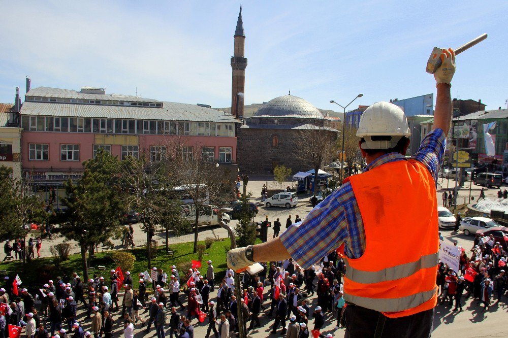 Hak-iş 1 Mayıs’ı Binlerce Katılımcıyla Erzurum’da Kutladı