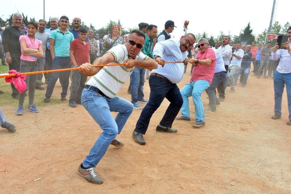 Mersin’de Belediye İşçileri 1 Mayıs’ı Piknik Havasında Kutladı