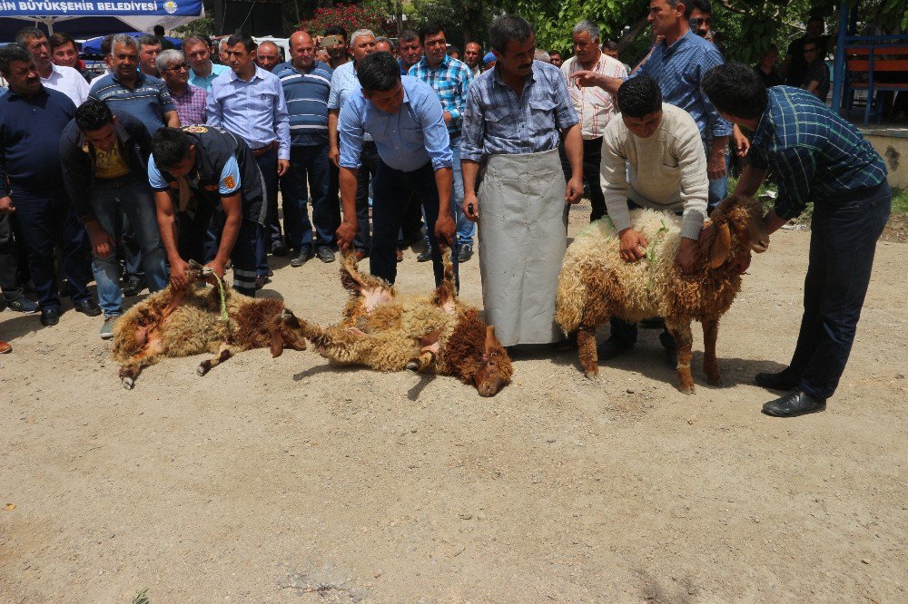 Mut’ta Belediye İşçilerinin Bayram Coşkusu