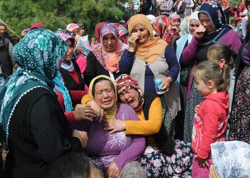 Denizde Boğulan 2 Çocuk Toprağa Verildi