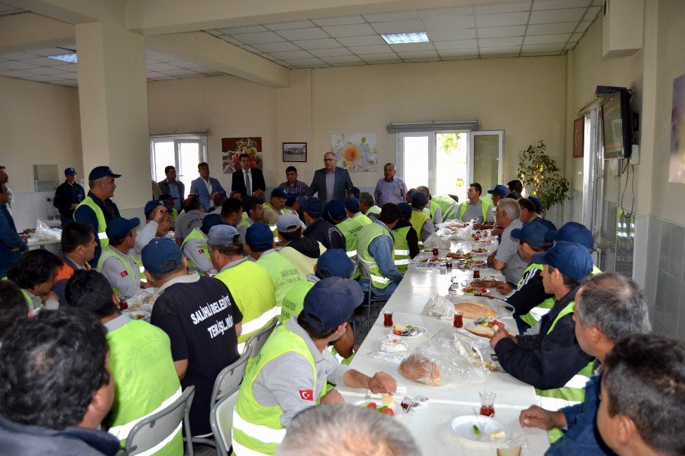 Salihli Belediyesinden İşçilere 1 Mayıs Kahvaltısı