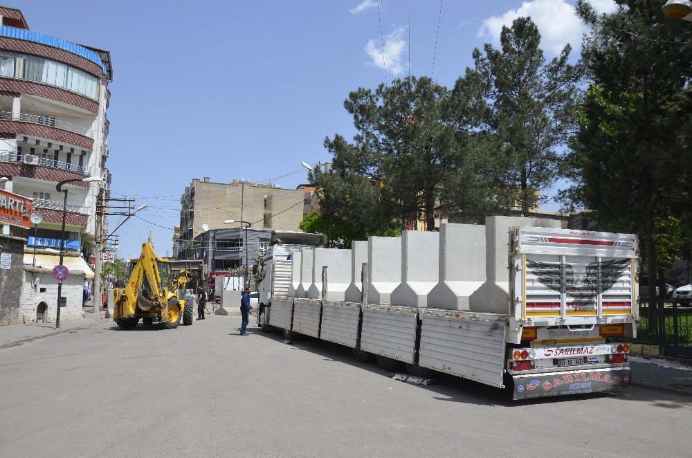 Güvenlik Nedeniyle Kapatılan Cadde Trafiğe Açıldı