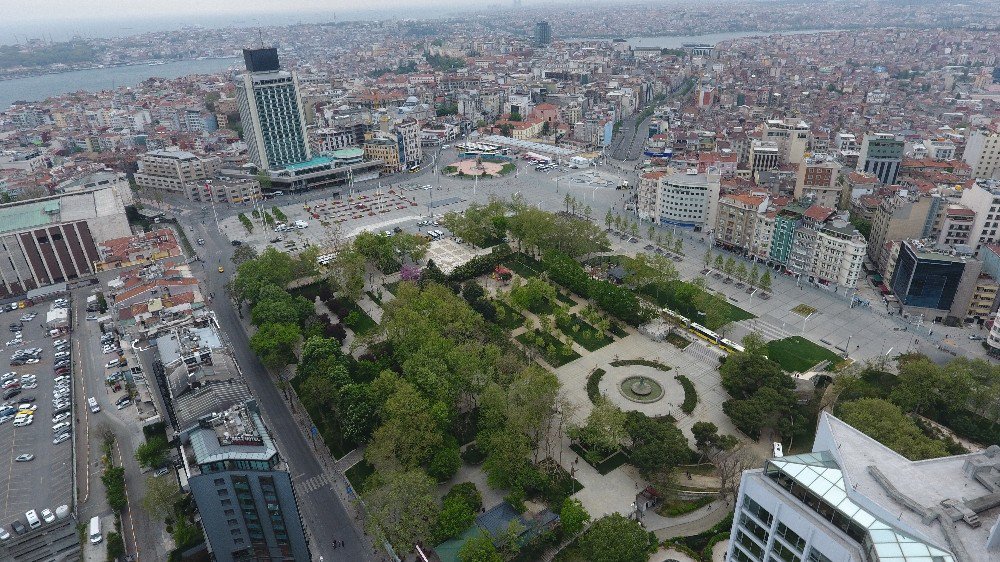 Taksim’de Sessiz 1 Mayıs Havadan Görüntülendi