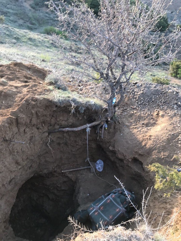 Tokat’ta Kaçak Kazı Yapan Şahıslar Suçüstü Yakalandı