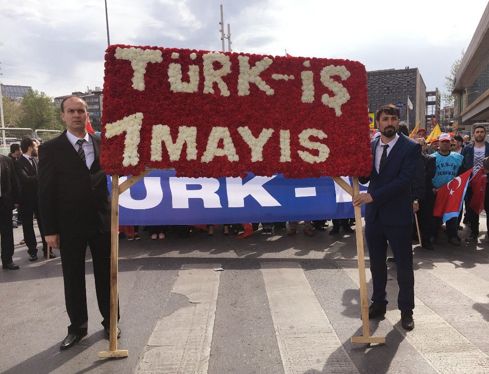 Türk-iş, 1 Mayıs 1977’de Ölenleri Andı