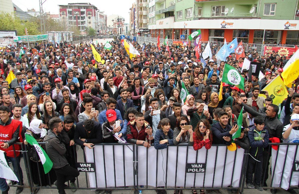 Van’da 1 Mayıs Emek Ve Dayanışma Günü Kutlandı