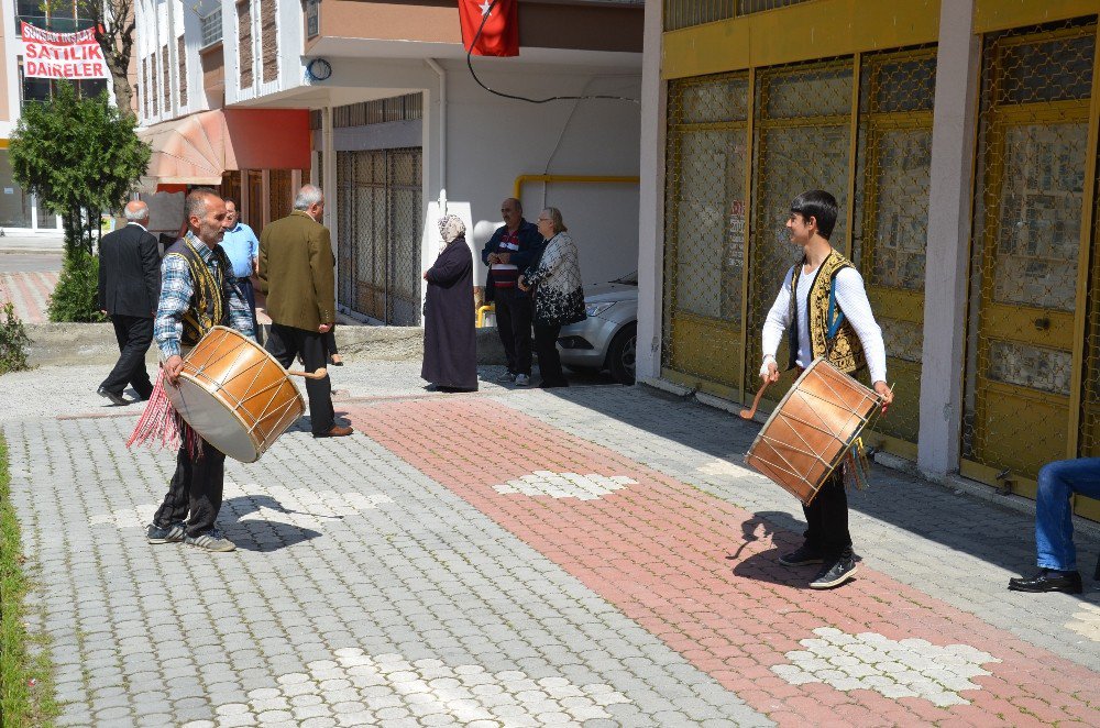 Davulcular Düğün Sezonuna Hazırlanıyor