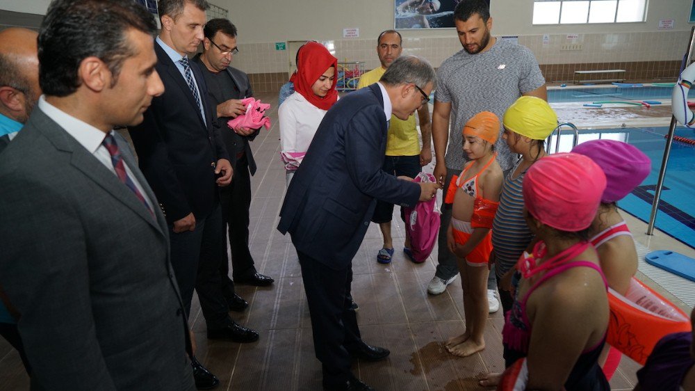 ‘Hayata Kulaç At’ Projesi Devam Ediyor