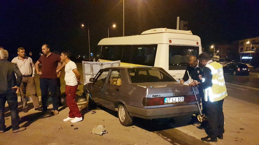 Manavgat’ta Trafik Kazası: 2 Yaralı