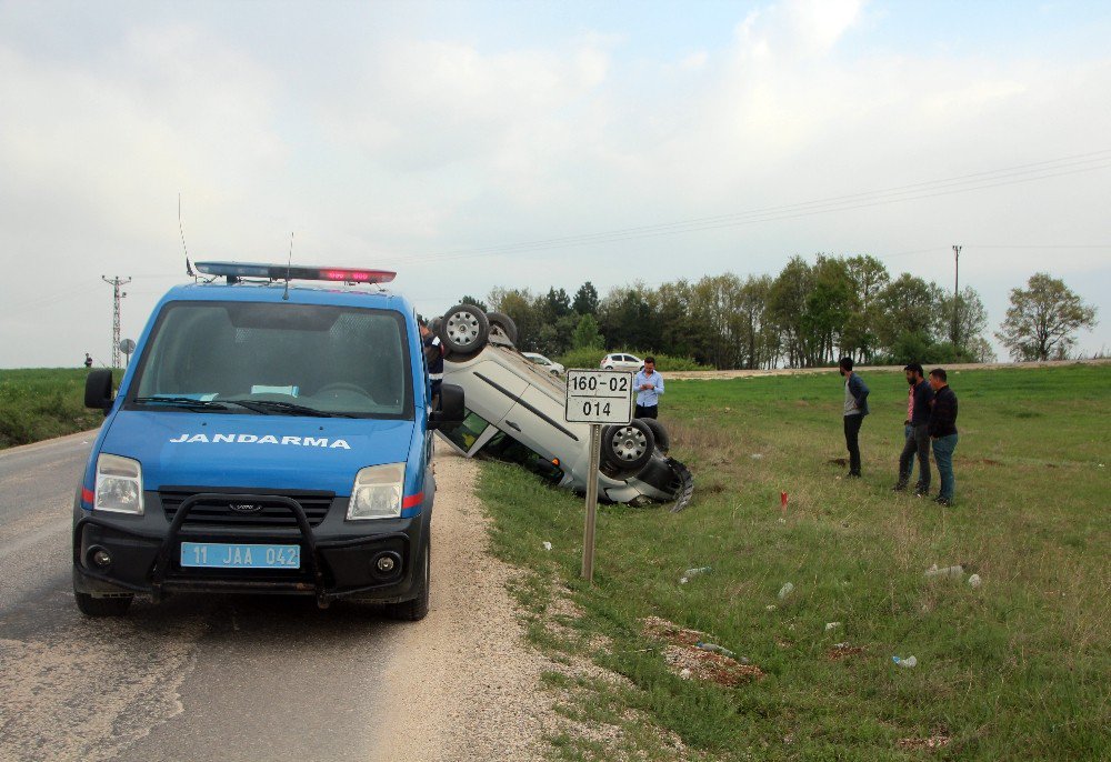 Takla Atan Otomobilin Sürücüsü Yaralandı