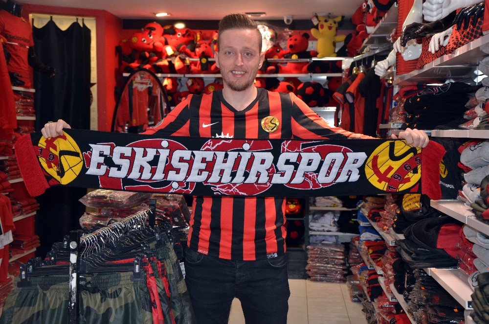 Eskişehirspor’a Taraftarları Lisanslı Ürün Alarak Destek Oluyor