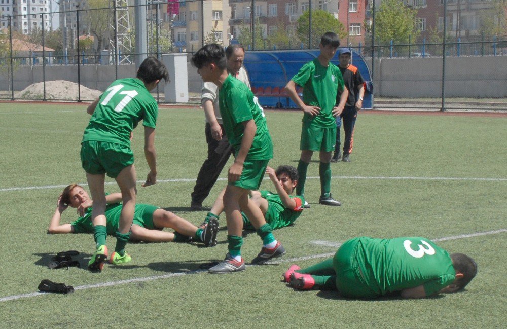 Küçük Futbolcuları Hüngür Hüngür Ağlatan Penaltılar