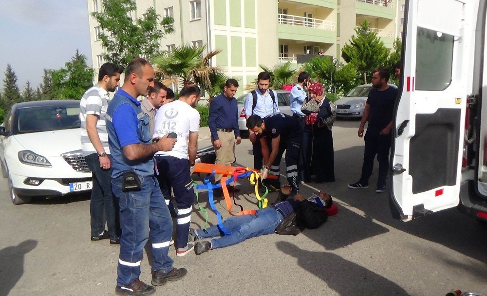 Kilis’te Motosikletle Otomobil Çarpıştı: 2 Yaralı