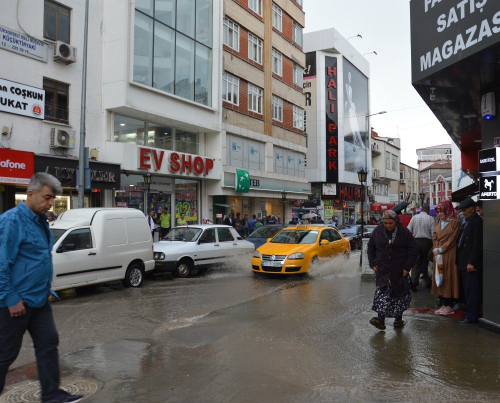 Kırıkkale’de Şiddetli Yağış
