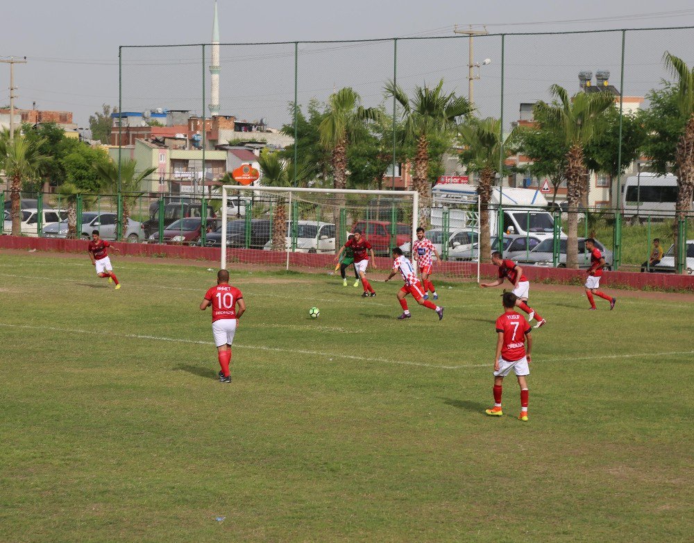 Toroslar’da Köylerarası Futbol Turnuvası Kıyasıya Mücadelelere Sahne Oluyor