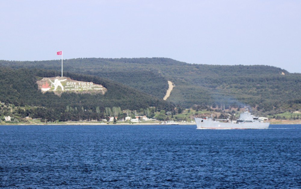 Rus Çıkarma Gemisi Çanakkale Boğazından Geçti