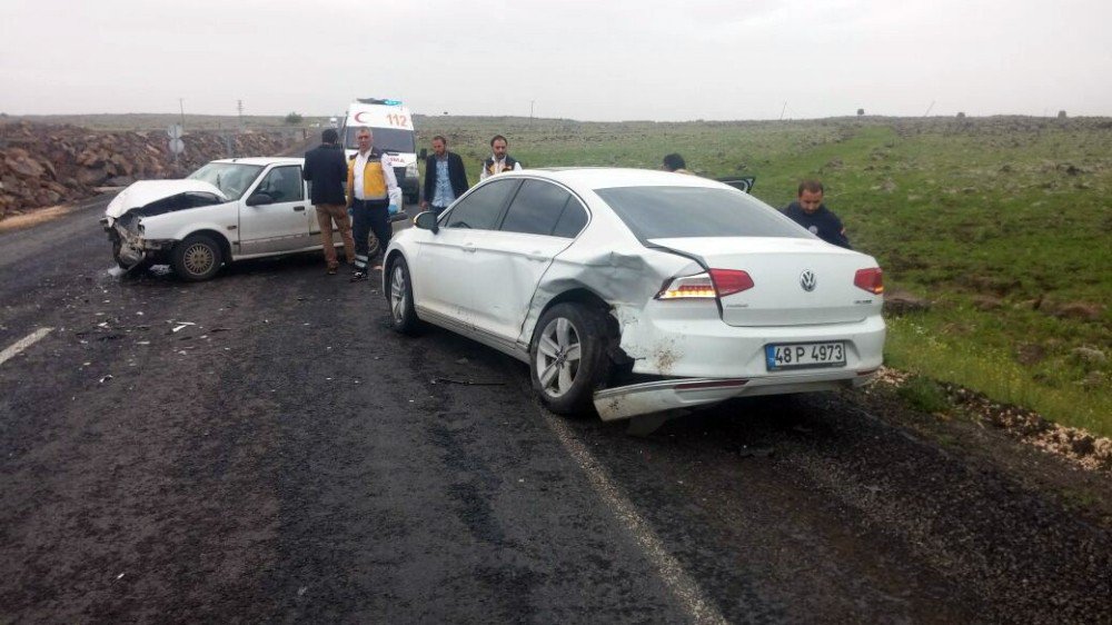 Hatalı Sollama Kazaya Neden Oldu: 3 Yaralı