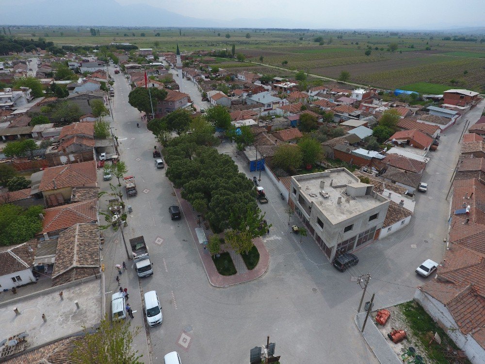 Saruhanlı’ya 102 Bin 283 Metrekarelik Kilit Parke Taşı Döşendi