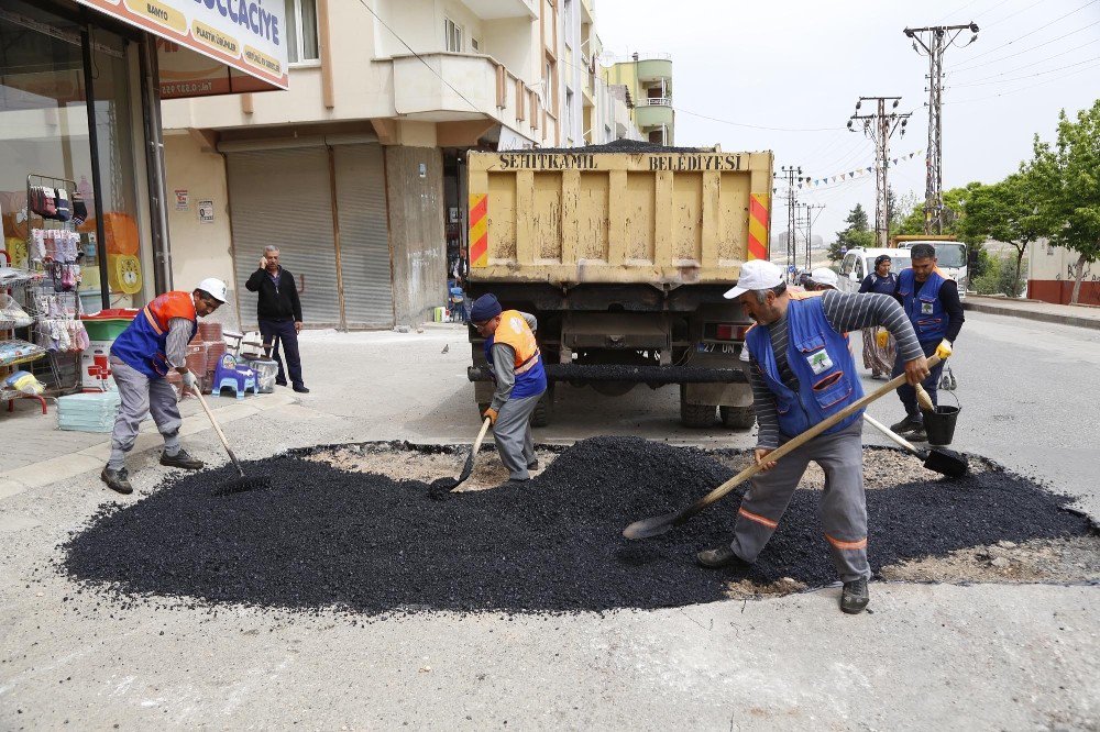 Şehitkamil’de Bozuk Ve Bakımsız Yollar Onarılıyor