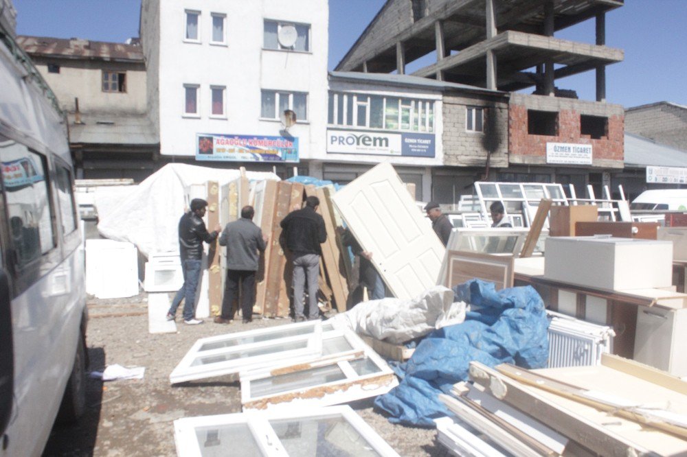 İkinci El Kapı Ve Pencere Satışıyla Ağrı’da Yeni Bir Sektör Oluşturdu