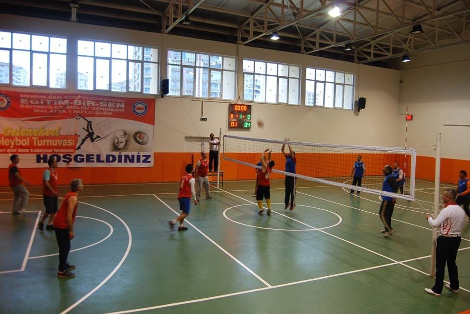 Geleneksel Mehmet Aktif İnan Voleybol Turnuvası Başladı