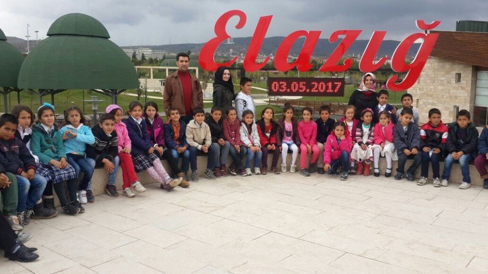 Elazığ’da, Köy Çocukları Sinema İle Tanıştı