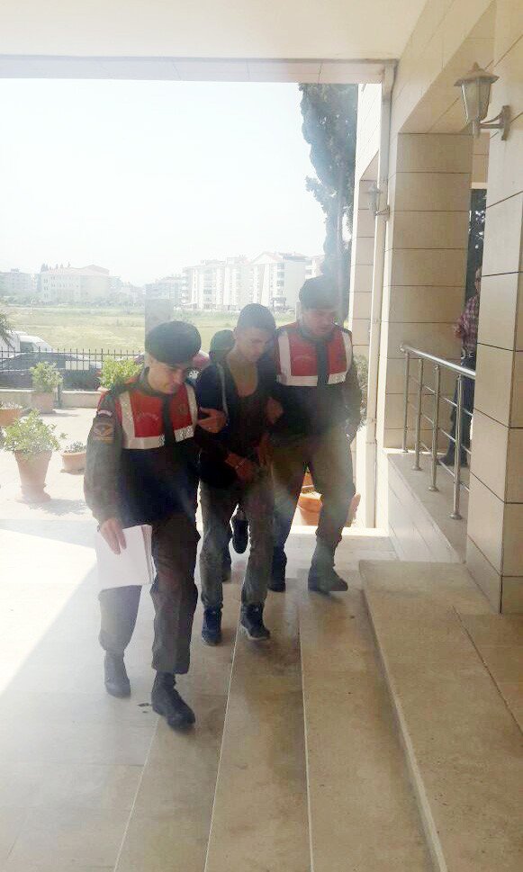 İzmir’de Yurt Dışına Kaçmaya Çalışan 172 Göçmen Yakalandı