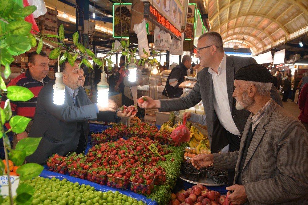 Mobil Başkandan Pazar Yeri Ziyareti