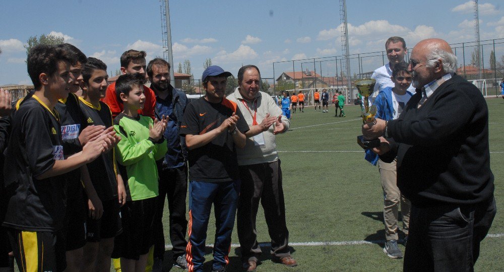 U-14 Ligi’nde Şampiyon Kocasinan Şimşekspor Oldu