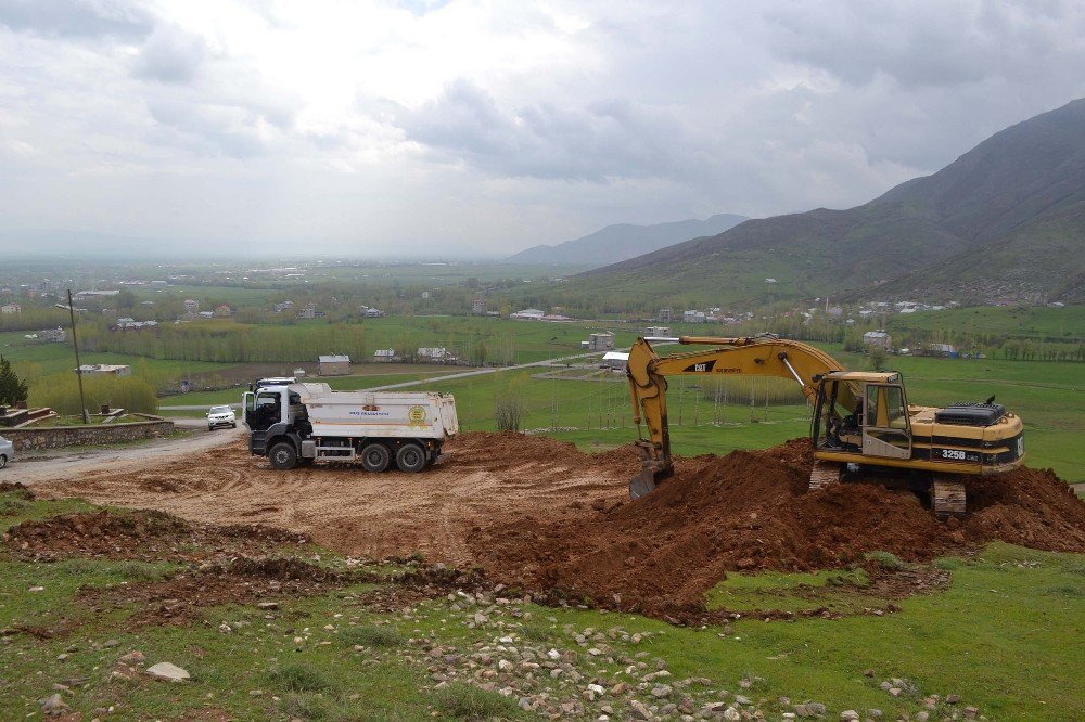 Taşo Mezarlığında Araç Park Alanı Oluşturuluyor